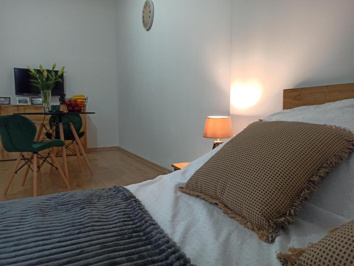 Ferienwohnung Cztery Katy W Rynku Waldenburg Exterior foto