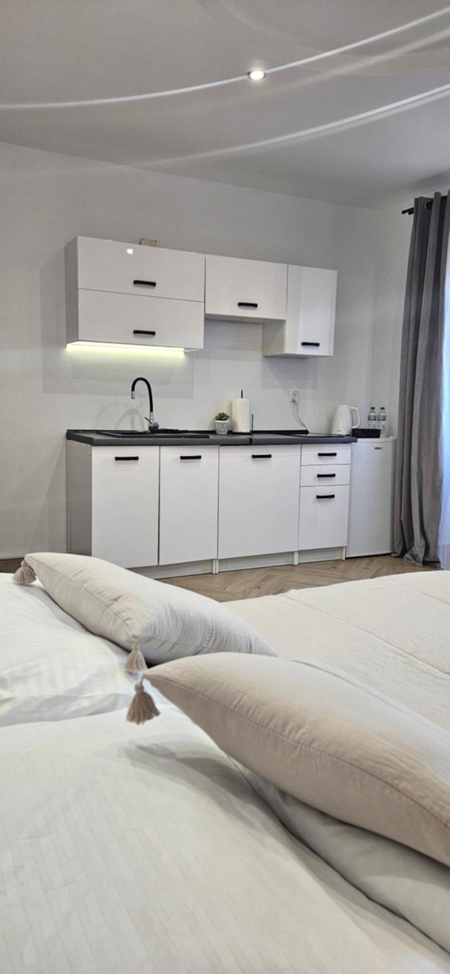 Ferienwohnung Cztery Katy W Rynku Waldenburg Exterior foto